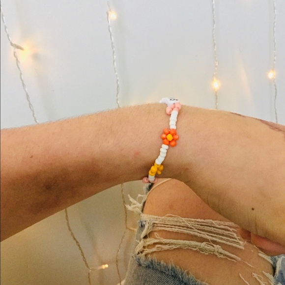 handmade smiley seed bead bracelet - Picture 2 of 2